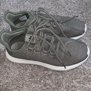 Nike Women’s Tubular Size 9. Excellent Condition.